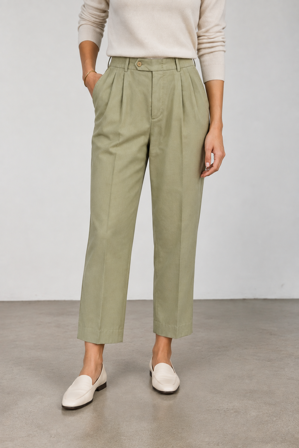 Vintage Burberrys Lightweight Wool Pleated Trousers — 100% Wool