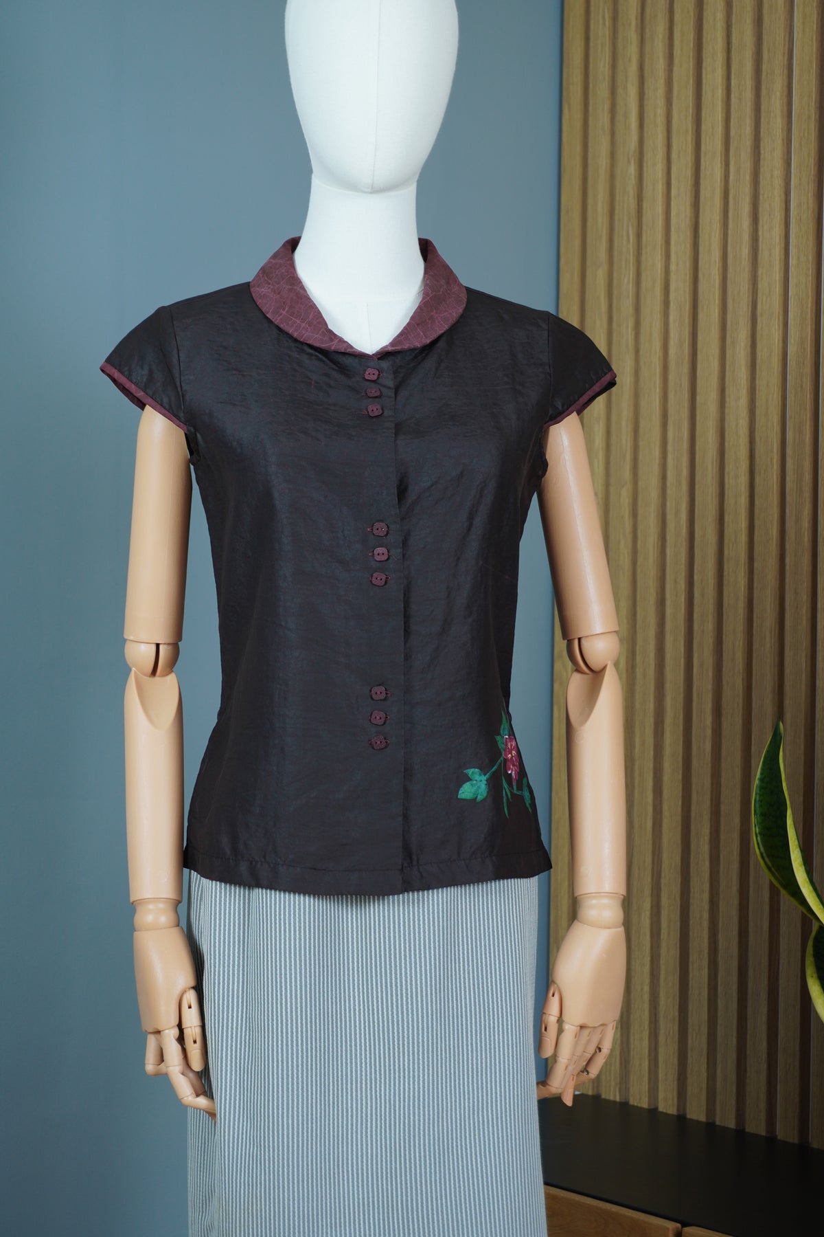 ASILIK – Top vintage din 100% mătase cu motiv floral