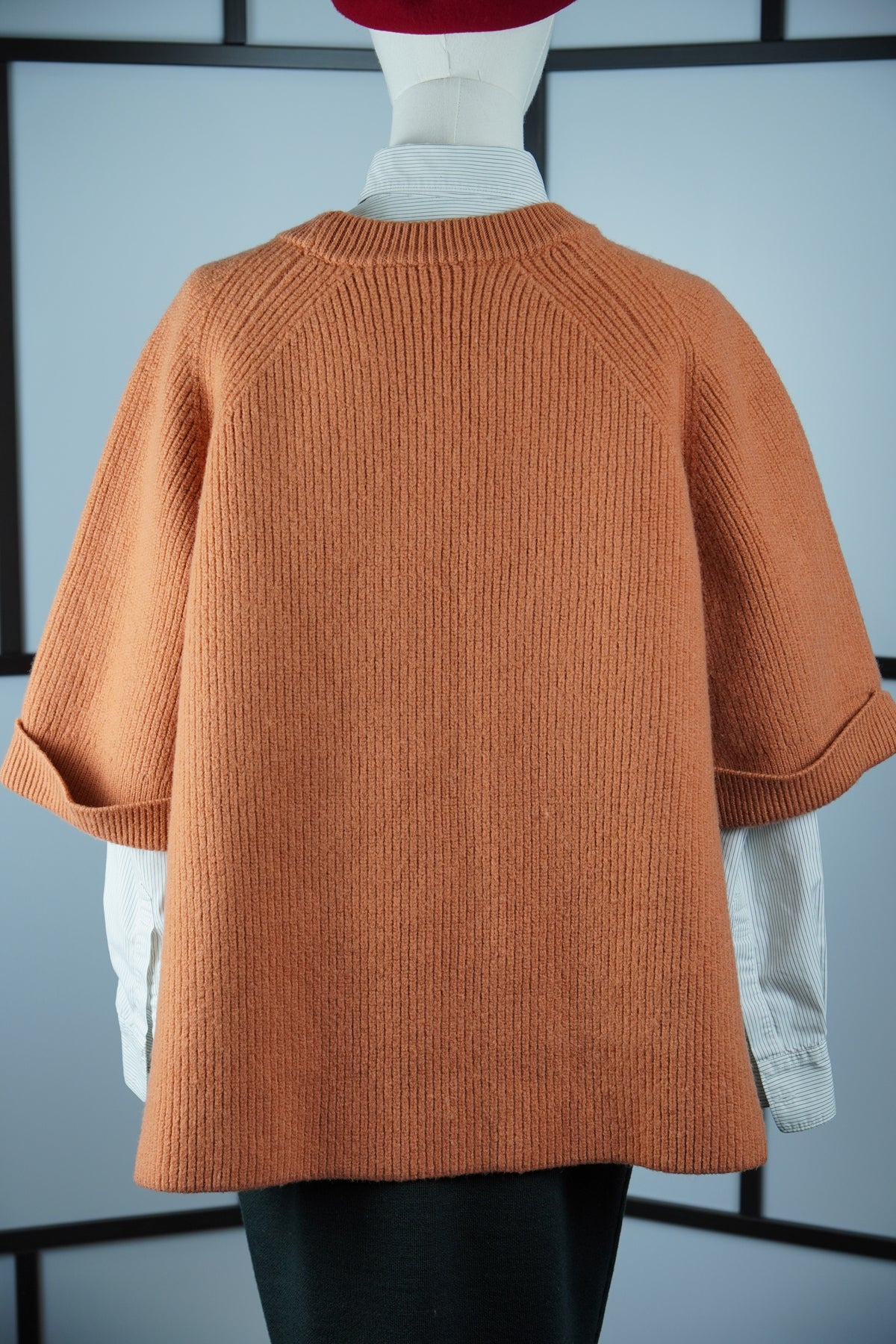 COS – Pulover oversized din 100% lână cu deschideri laterale