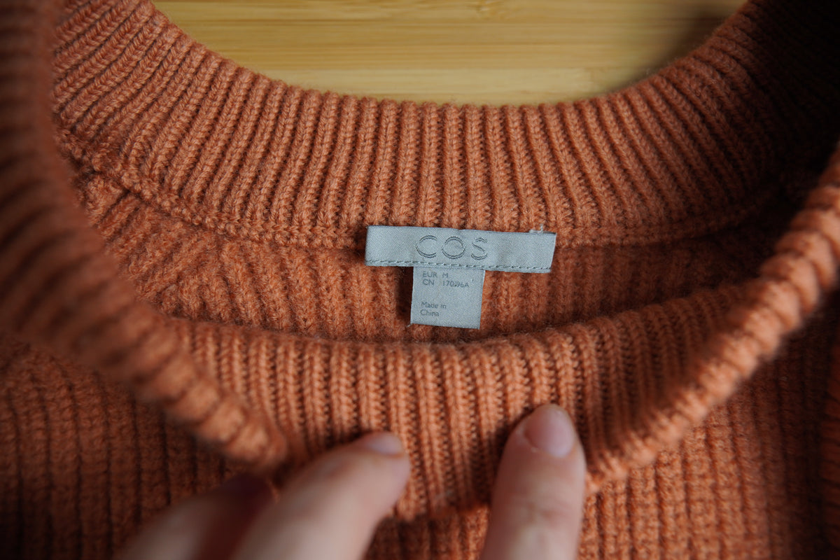 COS – Pulover oversized din 100% lână cu deschideri laterale